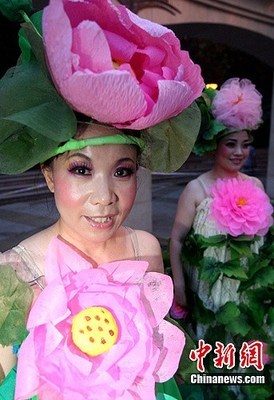 新疆油城克拉瑪依舉辦環保時裝秀倡導綠色生活(2)-中新網